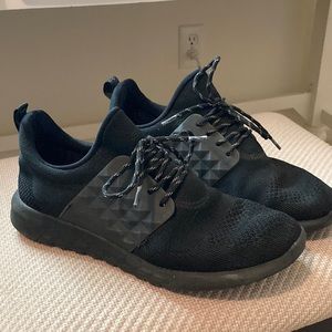 ALDO black tennis shoes